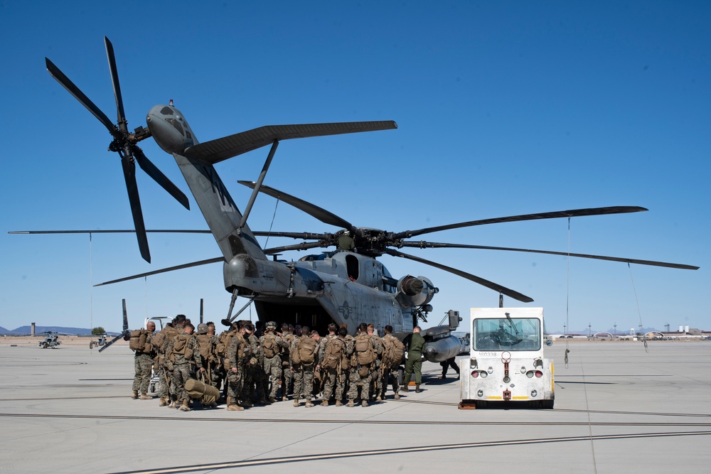 Practice Makes Perfect: BLT 1/1 conducts Helicopter On/Off Drills at RUT
