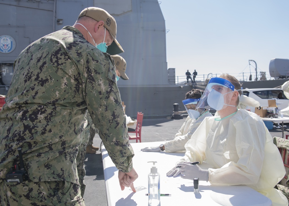 USS San Diego Gets COVID-19 Vaccinations