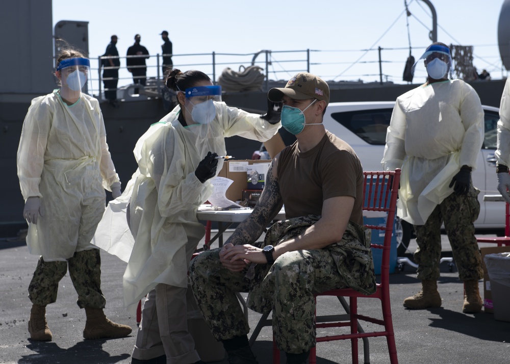 USS San Diego Gets COVID-19 Vaccinations