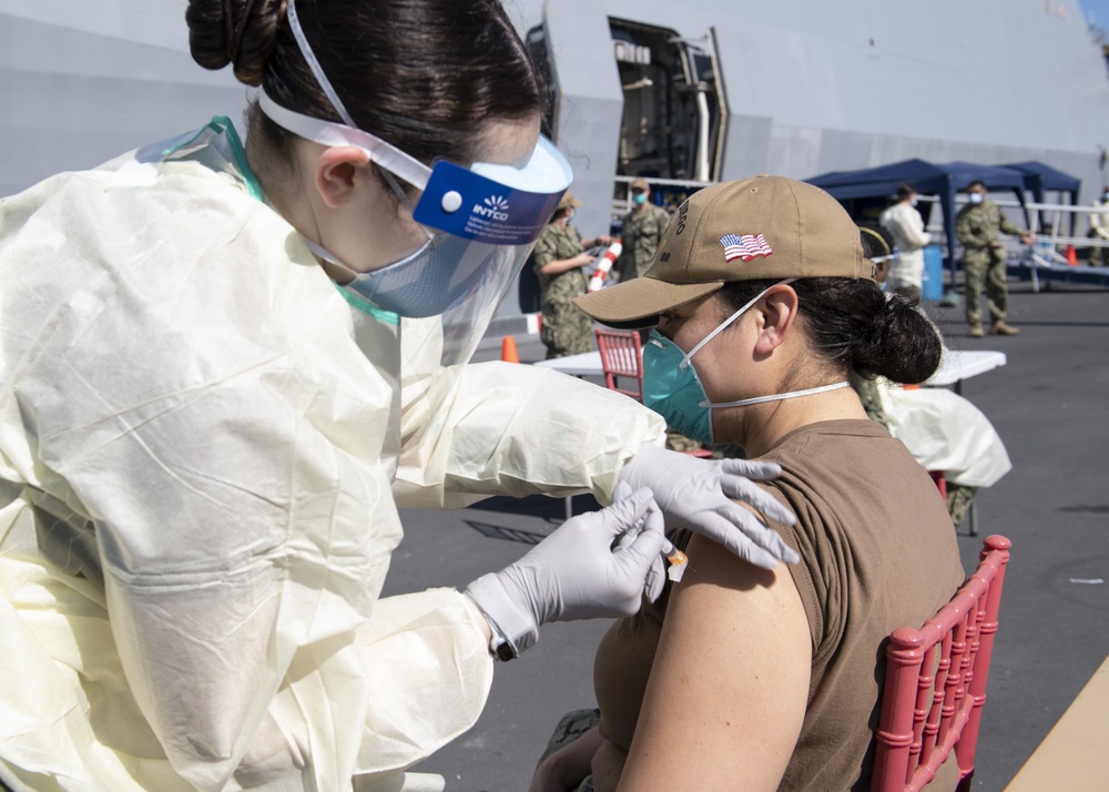 USS San Diego Gets COVID-19 Vaccinations