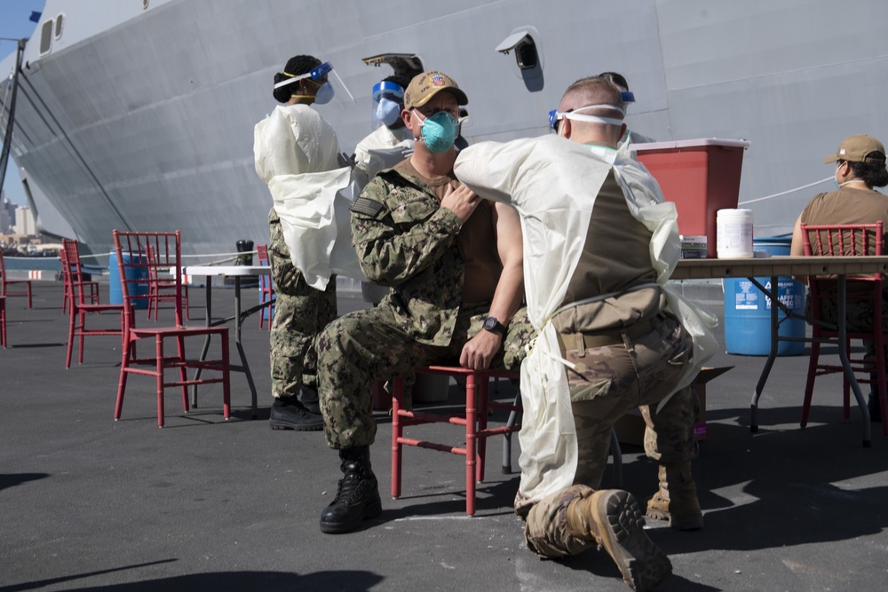 USS San Diego Gets COVID-19 Vaccinations