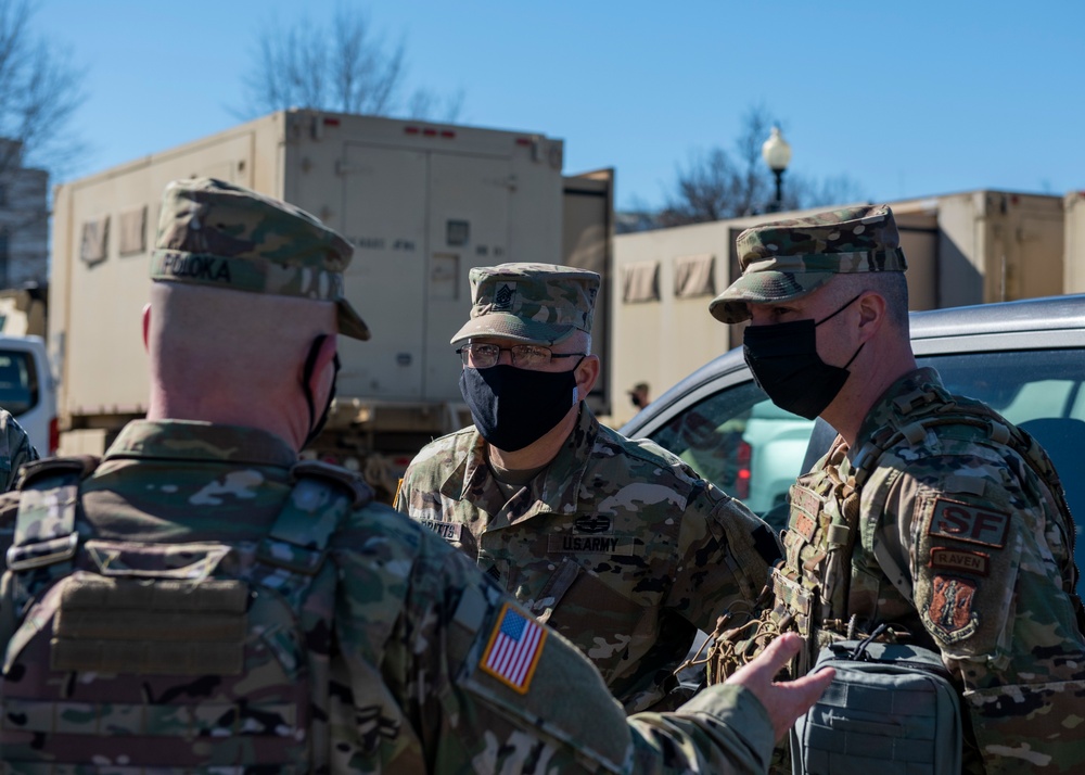 28th Infantry Division leadership visits Soldiers in D.C.