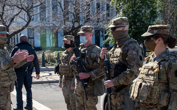 28th Infantry Division leadership visits Soldiers in D.C.
