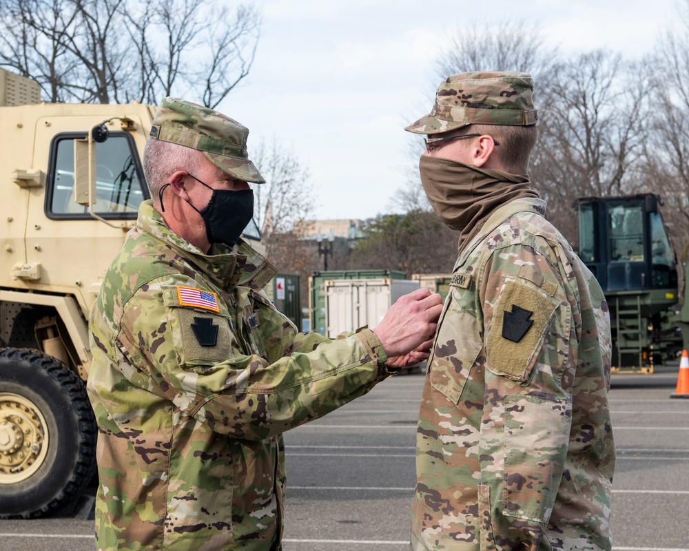 Pa. adjutant general visits Guardsmen in D.C.