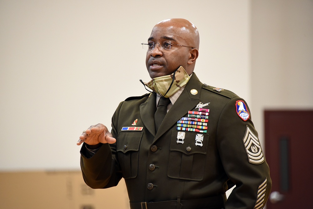 SMDC senior enlisted leader talks to ROTC students