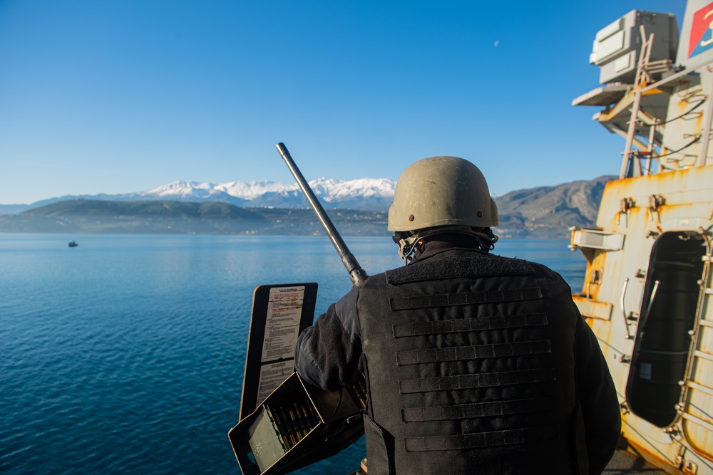 USS Mahan Departs Souda Bay