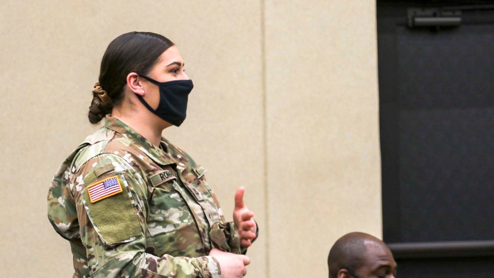 Army G1 meets with Fort Knox Service Members