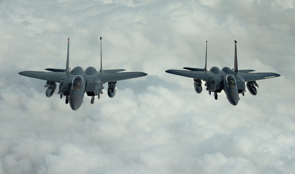 908th EARS aerial refuels F-15Es, F-16Cs