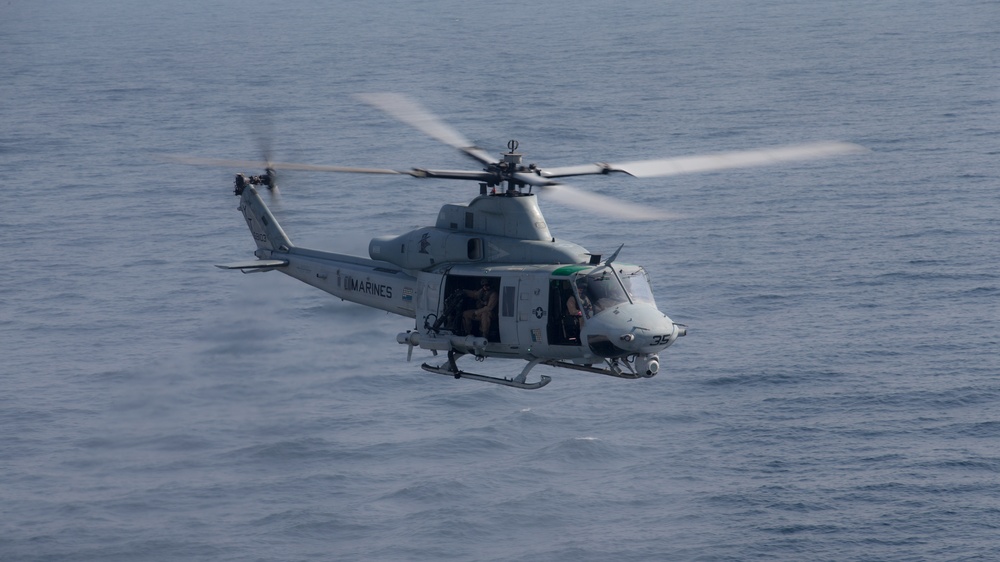 USS Somerset transits Bab el-Mandeb Strait