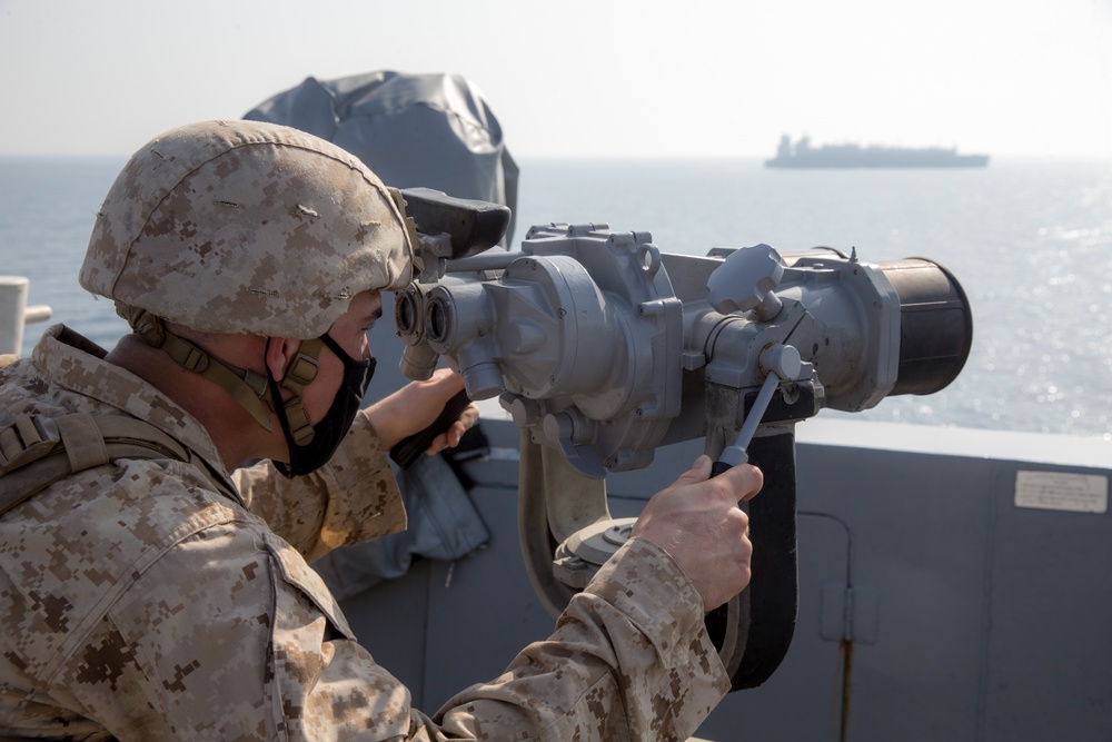 USS Somerset transits Bab el-Mandeb Strait