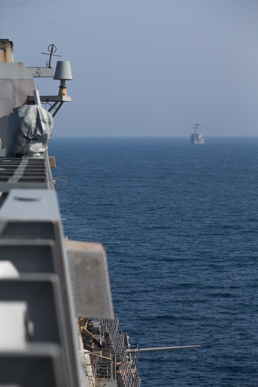 USS Somerset transits Bab el-Mandeb Strait