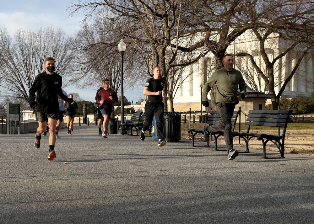 NYNG Soldiers celebrate transition into NCO Corps with 5K run around capital