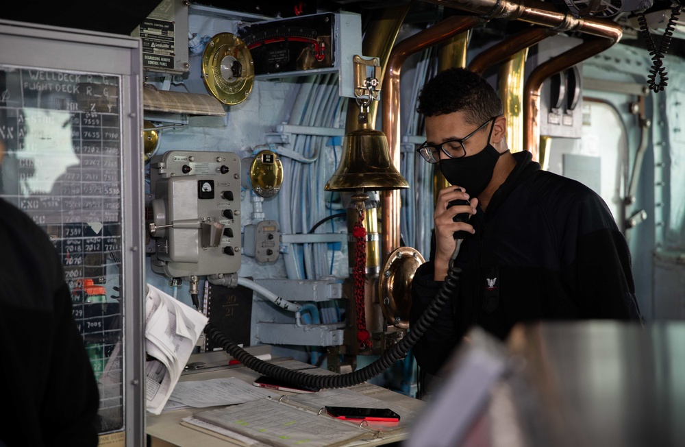 Kearsarge departs Naval Station Norfolk