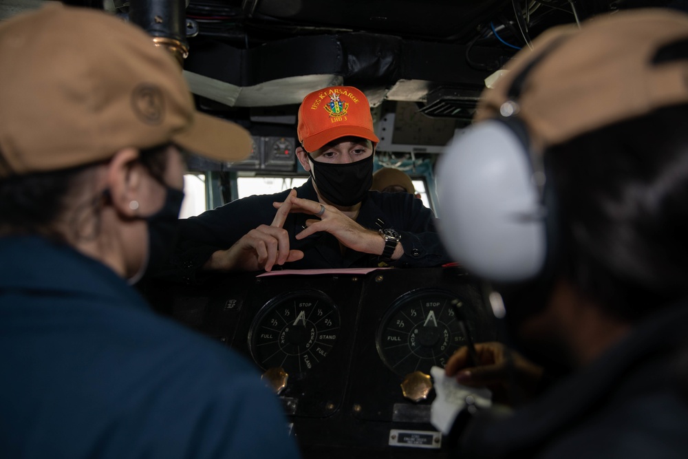 Kearsarge departs Naval Station Norfolk