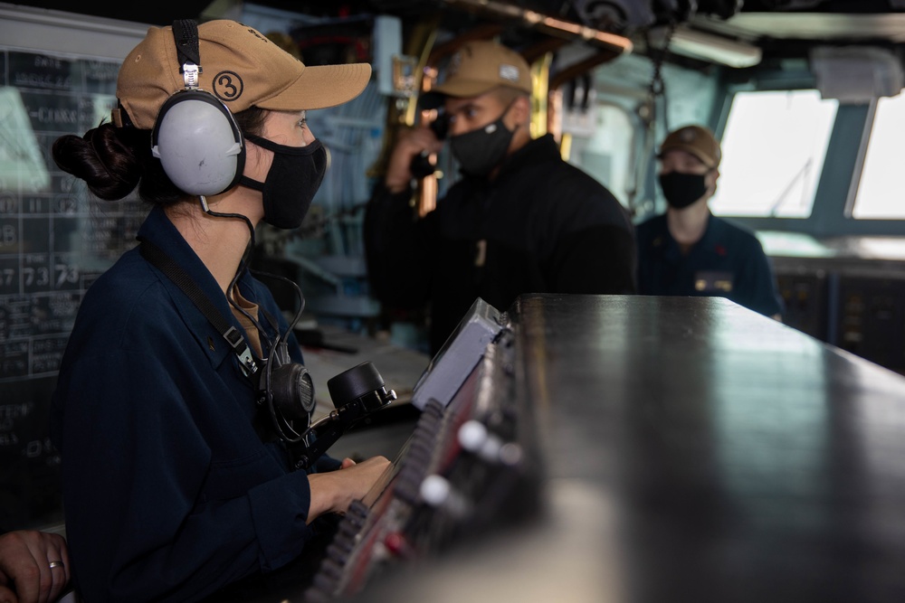 Kearsarge departs Naval Station Norfolk