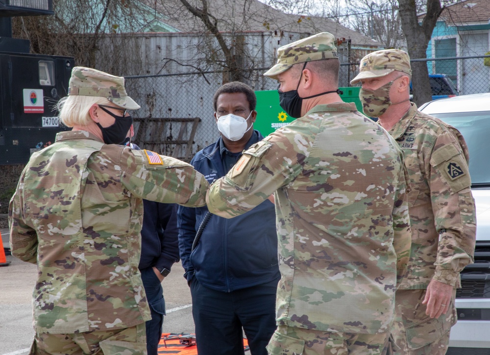 National Guard Deputy Surgeon General visits Dallas Community Vaccination Center