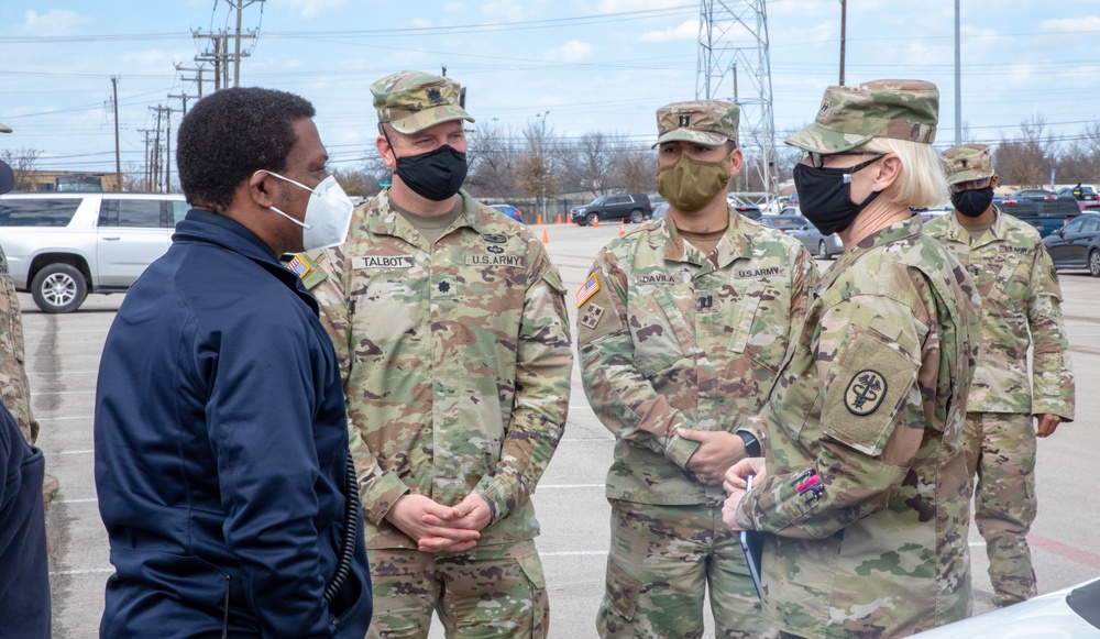 National Guard Deputy Surgeon General visits Dallas Community Vaccination Center