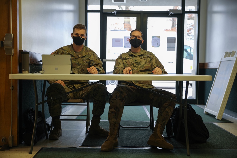 Indiana National Guard operates a mobile vaccine unit with IDOH