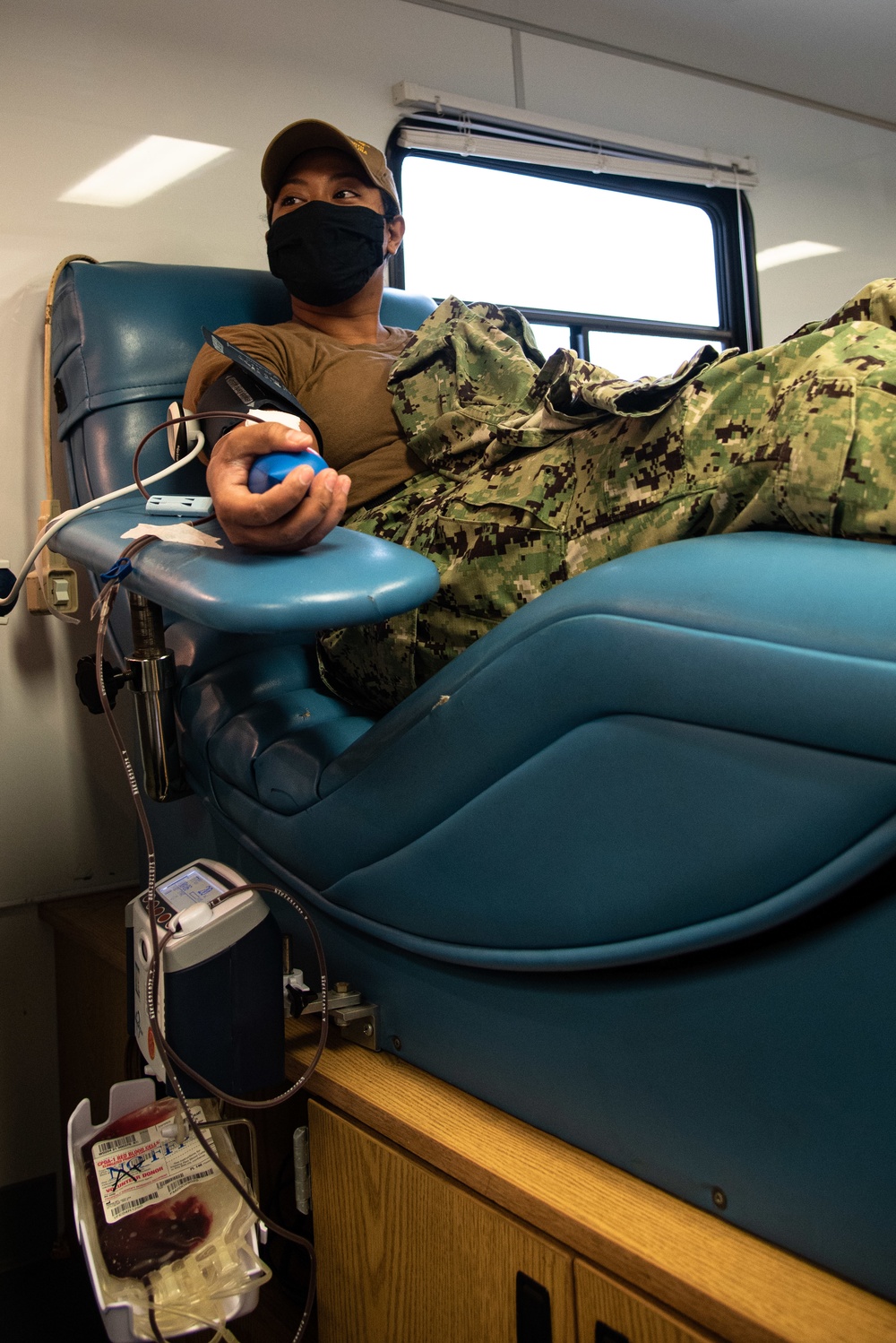 Cherry Point Sailors Donate Blood