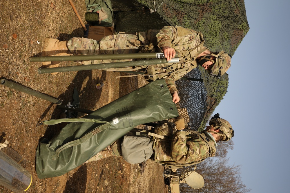 U.S. Soldiers Pack Up