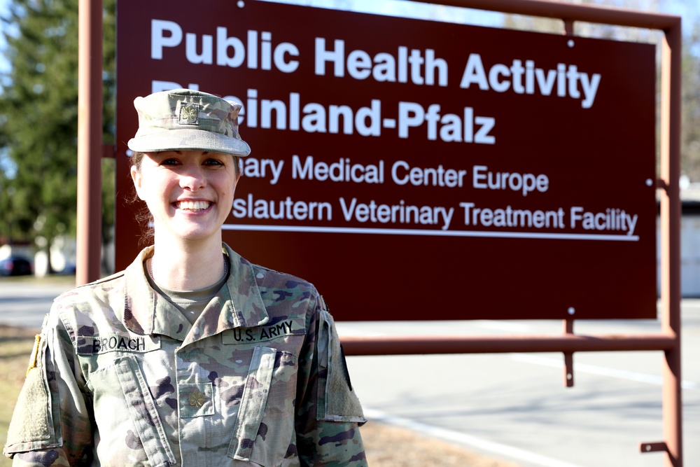 Veterinary Behaviorist provides unique service to the welfare of Military Working Dogs