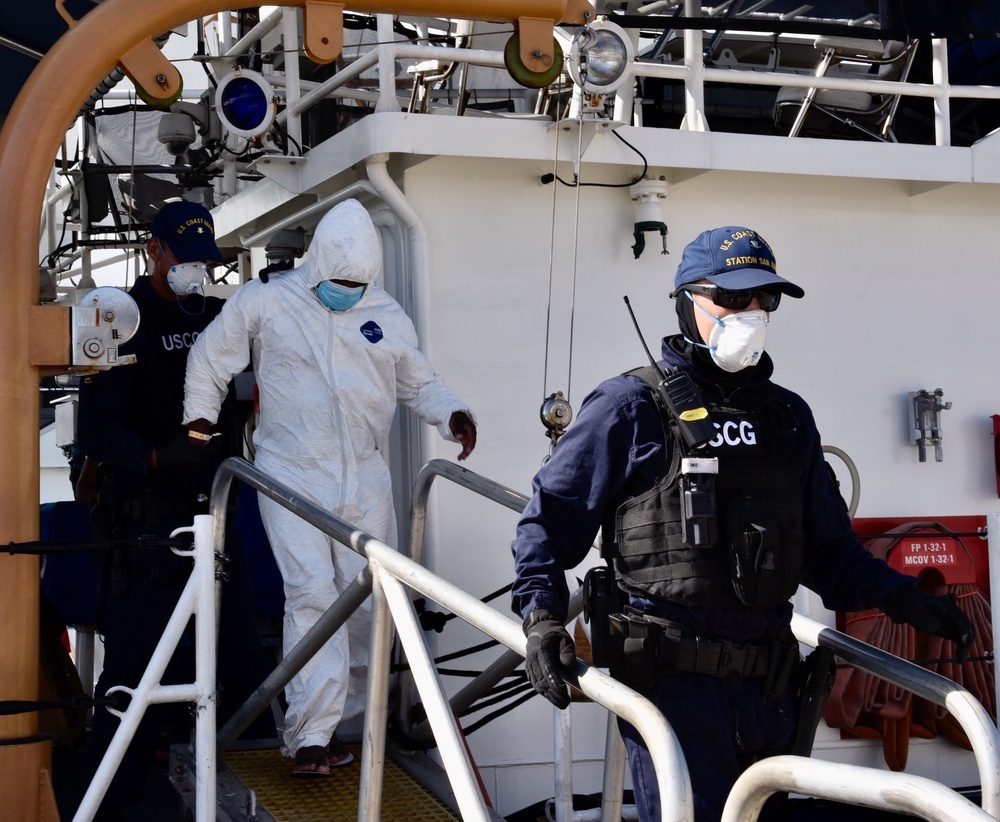 Coast Guard transfers 3 smugglers, over $5.6 million in seized cocaine to federal agents in Puerto Rico, following at sea interdiction near the U.S. Virgin Islands