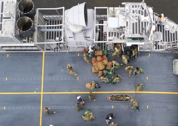 Panama City and Navy Reserve collaborate on LCAC 100