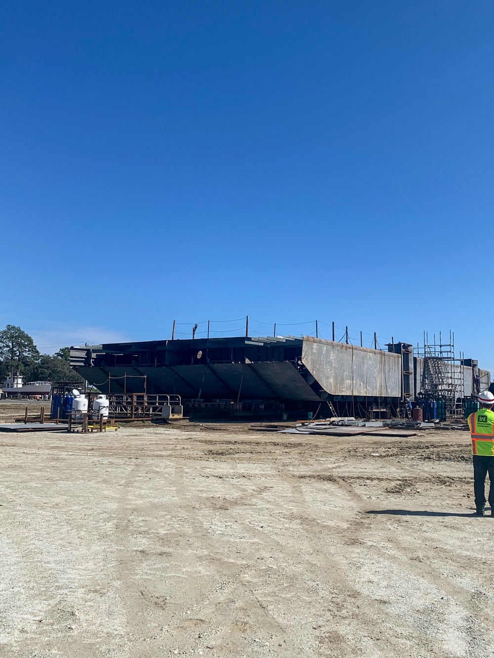 Buffalo District's new derrickboat under construction