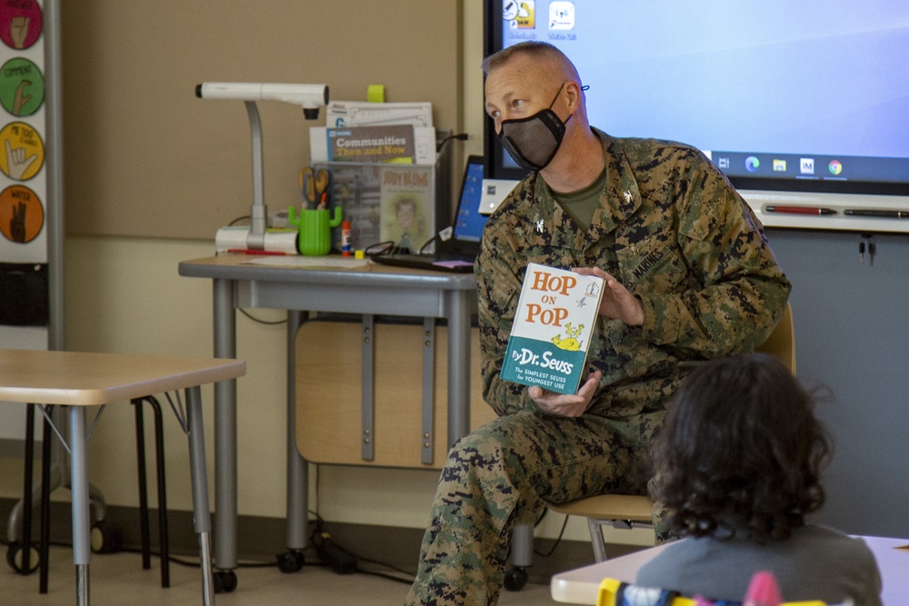 MCAS New River commanding officer reads to Delalio Elementary School students