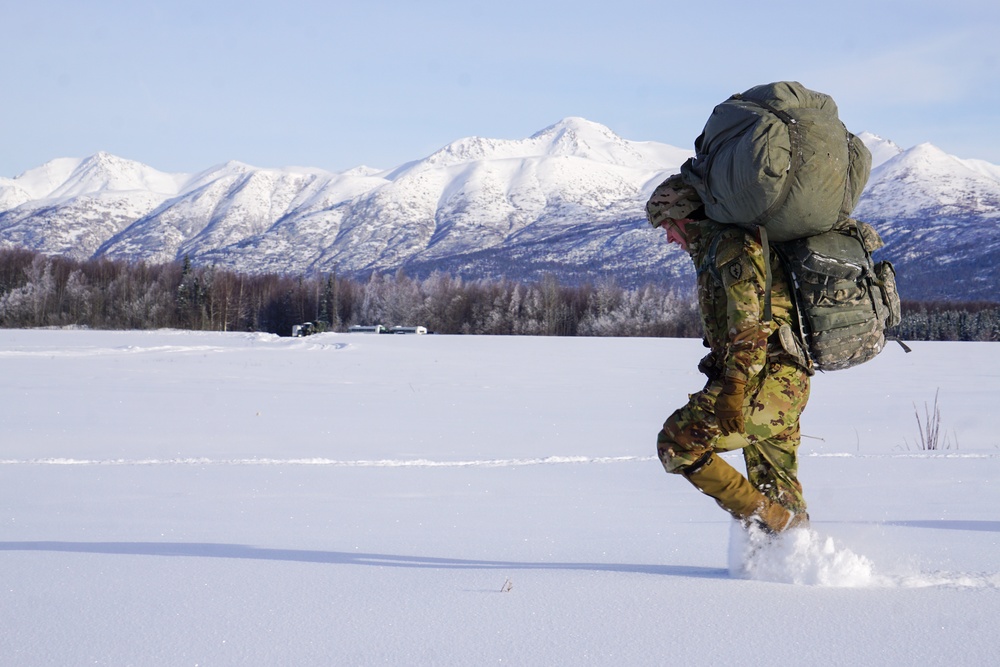 Spartan Paratroopers Conduct Airborne Operations