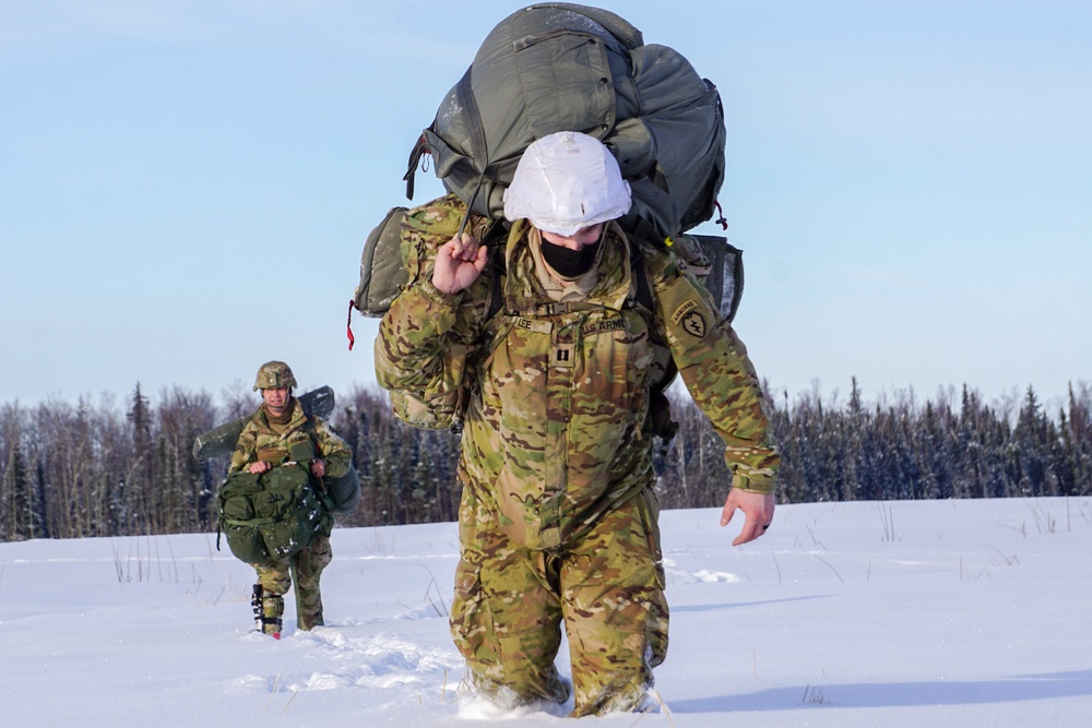 Spartan Paratroopers Conduct Airborne Operations