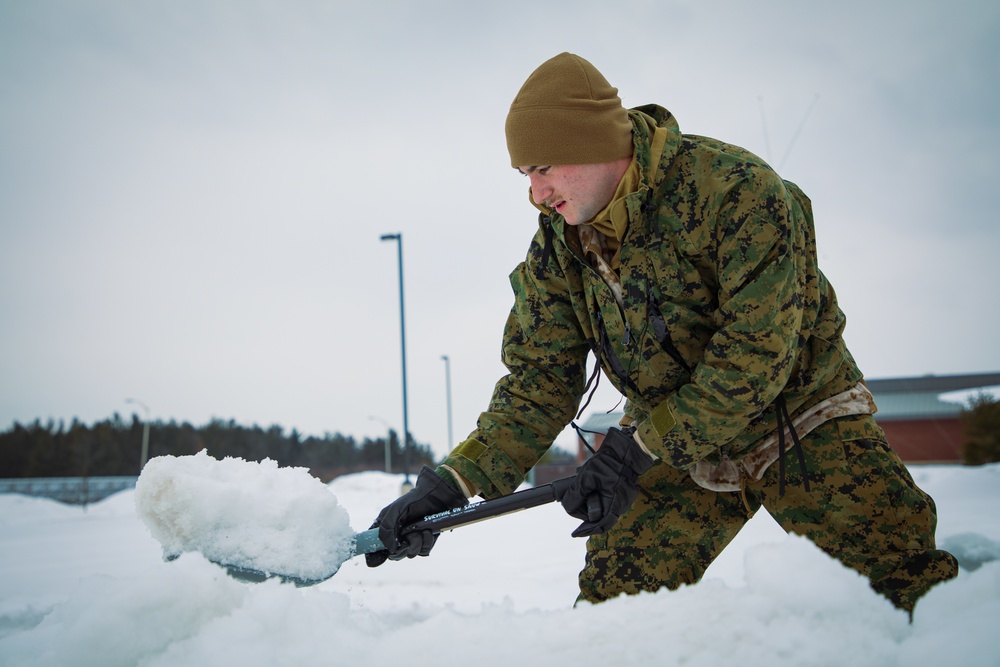 Marines of CLB 8 Teach Cold Weather Survival Courses in Fort Drum, NY