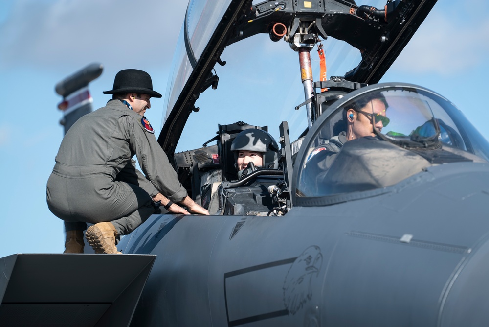 48th FW Airmen fly with the eagles