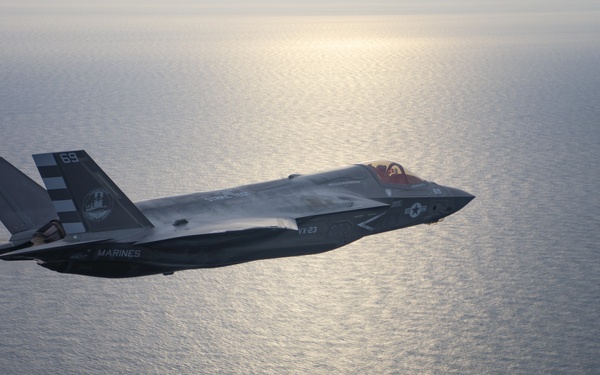 First F-35s land aboard Italian navy ship