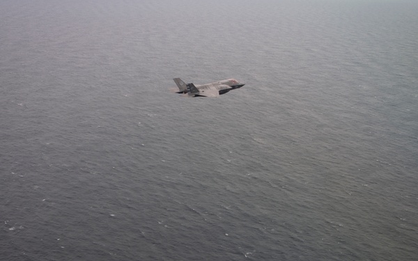 First F-35s land aboard Italian navy ship
