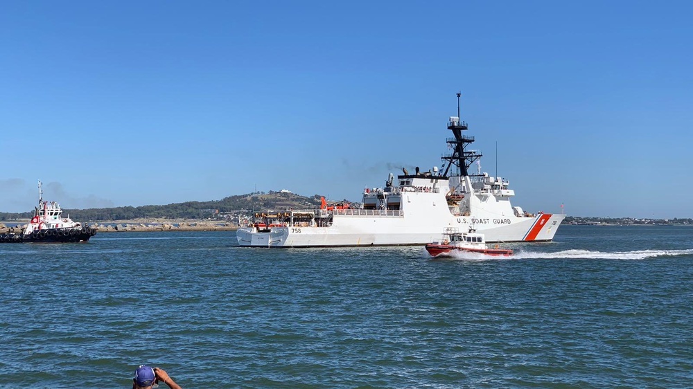 USCGC Stone (WMSL 758) arrives to Uruguay