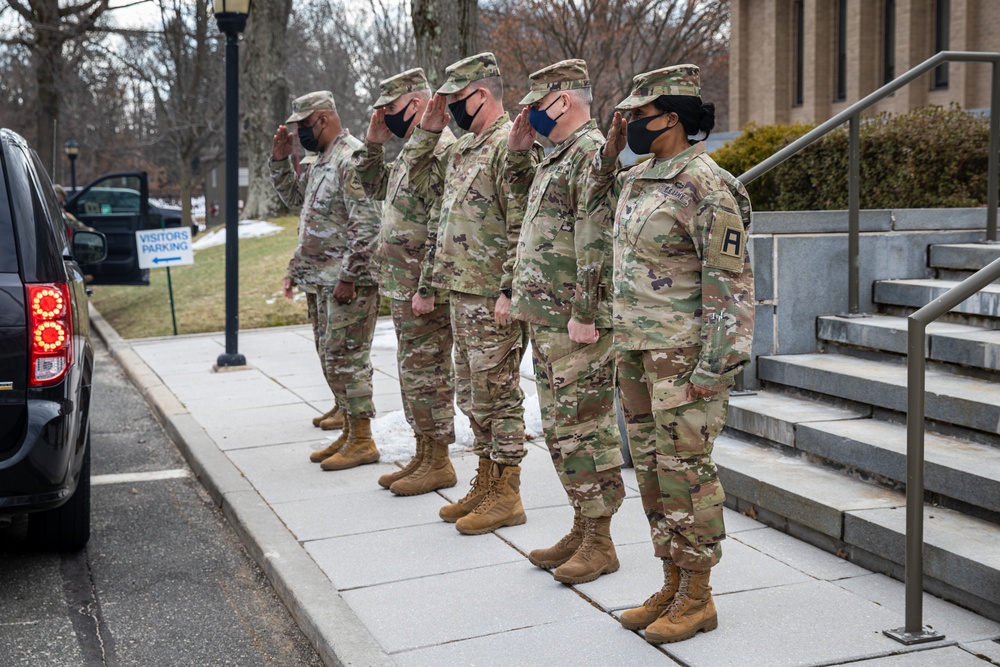 Lt. Gen. Thomas James meets with NJ National Guard