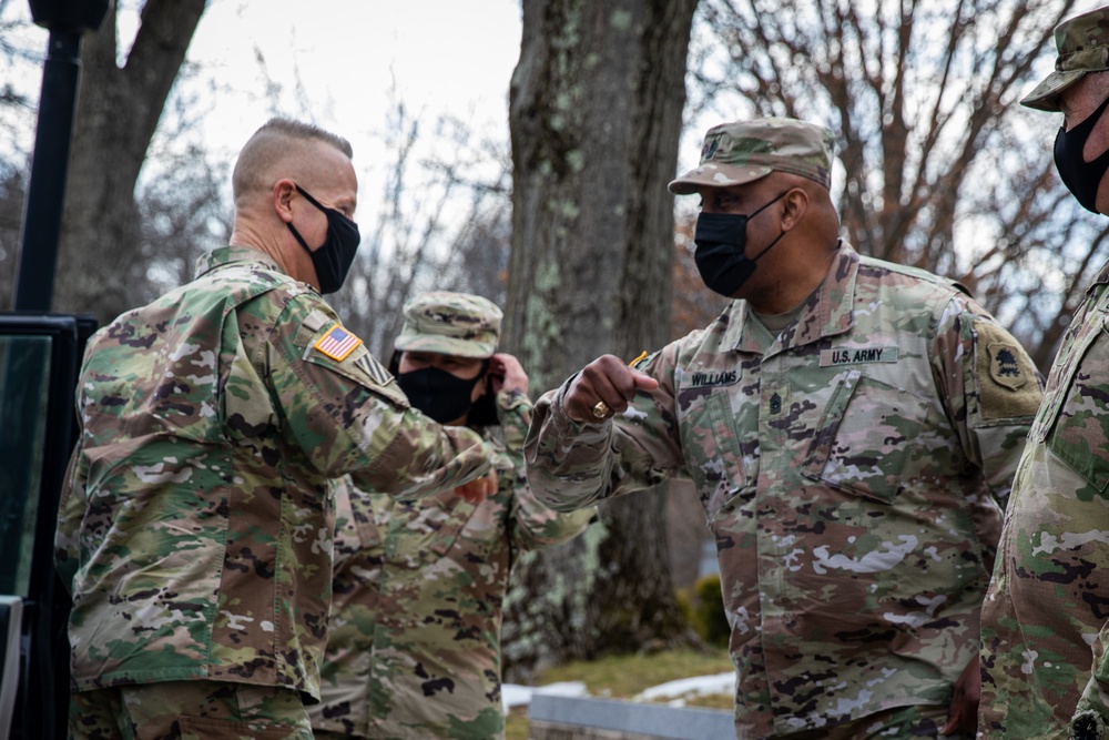 Lt. Gen. Thomas James meets with NJ National Guard