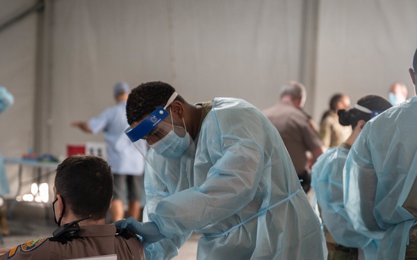 TF-SE federal vaccination site Tampa vaccinates local first responders