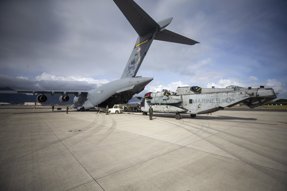 Tight squeeze: HMH-463 loads CH-53E helicopters onto C-17 Globmaster III's, MCBH