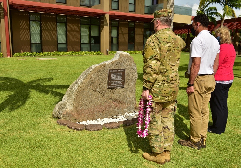 Chairman of the Joint Chiefs of Staff tours DPAA facility