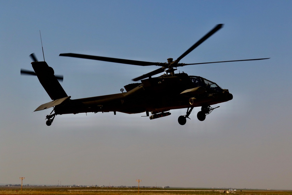 Apache units swap in Iraq