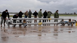 NAVSUP enhances HSM-79 warfighters’ readiness in Spain with hot pit refueling