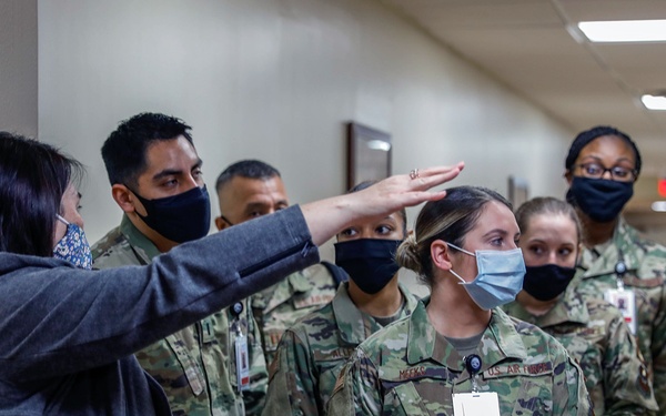 Airmen in-processing Kingman Medical Center
