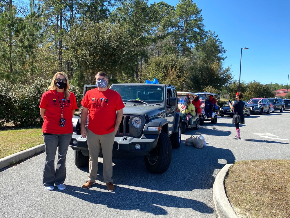 dvids-images-fort-stewart-dodea-school-hosts-read-across-the-neighborhoods-parade-image-5-of-6