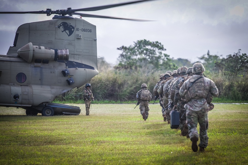 3-7 FA and 3-25 GSAB Air Assault Exercise