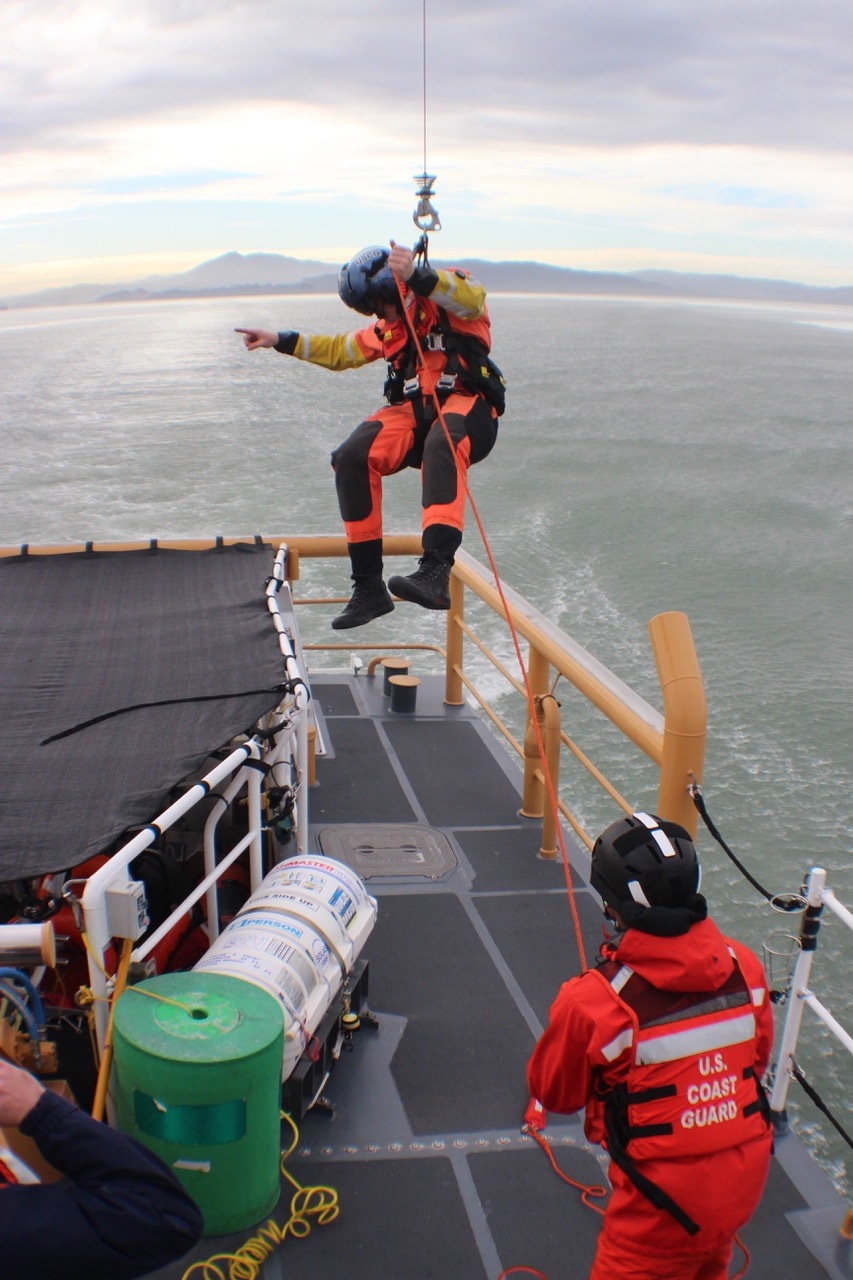 Coast Guard Dolphin crew conducts rescue training in San Pablo Bay