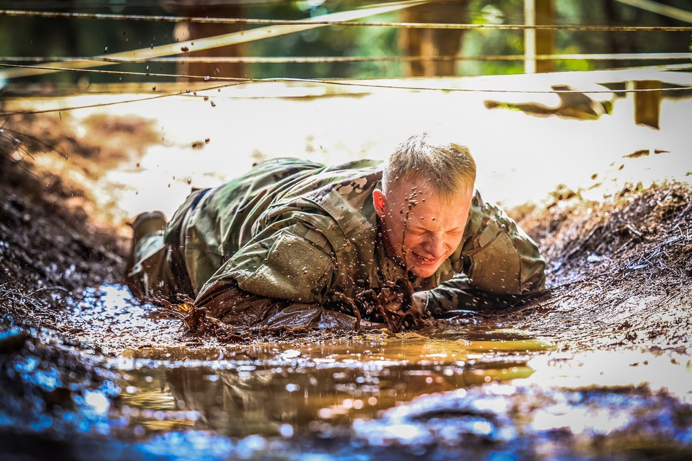 DVIDS - Images - 25th ID DIVARTY Soldiers participate in Jungle 5k ...