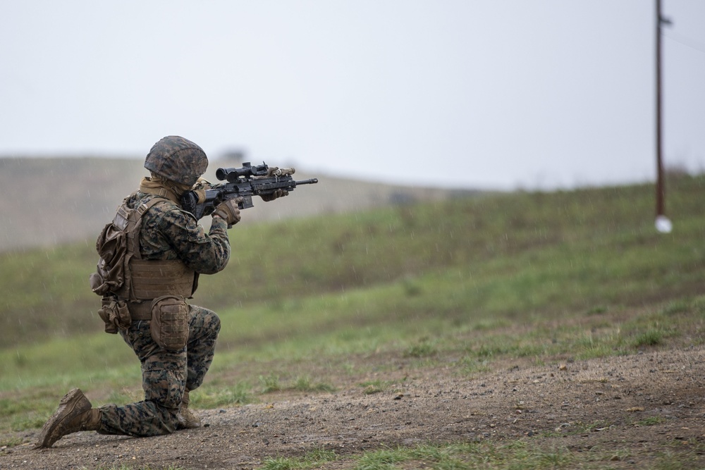 IMC Marines learn to shoot, move with M27