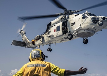 USS John S. McCain BAWT JMSDF Flight Quarters